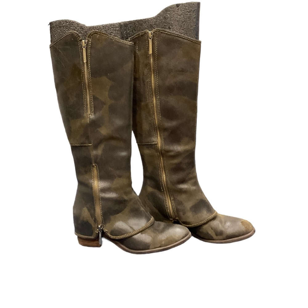 Donald J Pliner Devi Boot